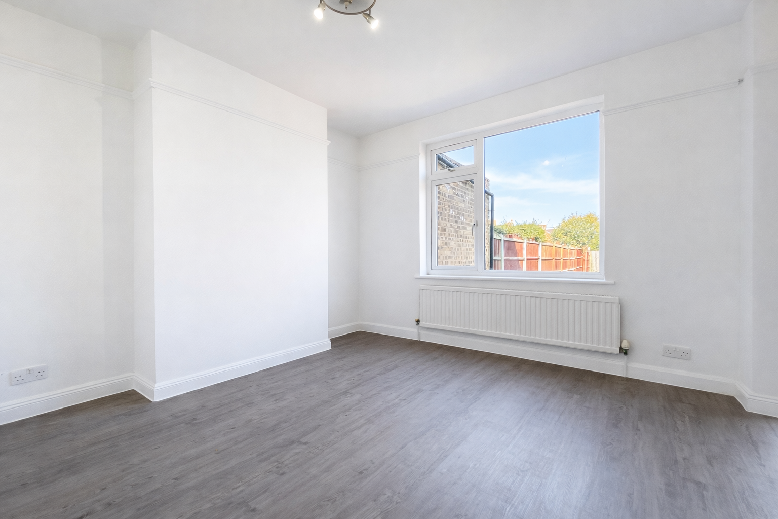 3 bed semi-detached house to rent in Eastwood Road, Sittingbourne, ME10 2NA 2