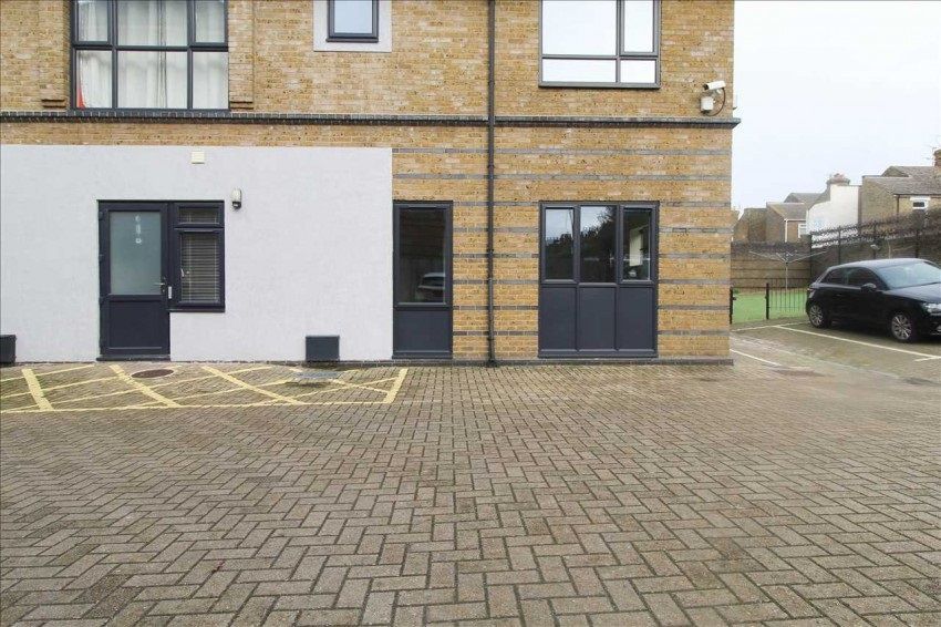 1 bed flat to rent in Ufton Lane, Sittingbourne, ME10 1JA  - Property Image 1