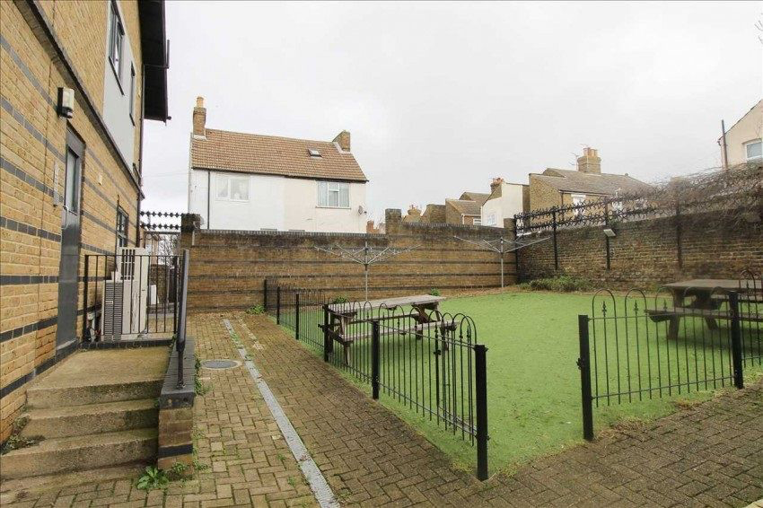 1 bed flat to rent in Ufton Lane, Sittingbourne, ME10 1JA  - Property Image 8