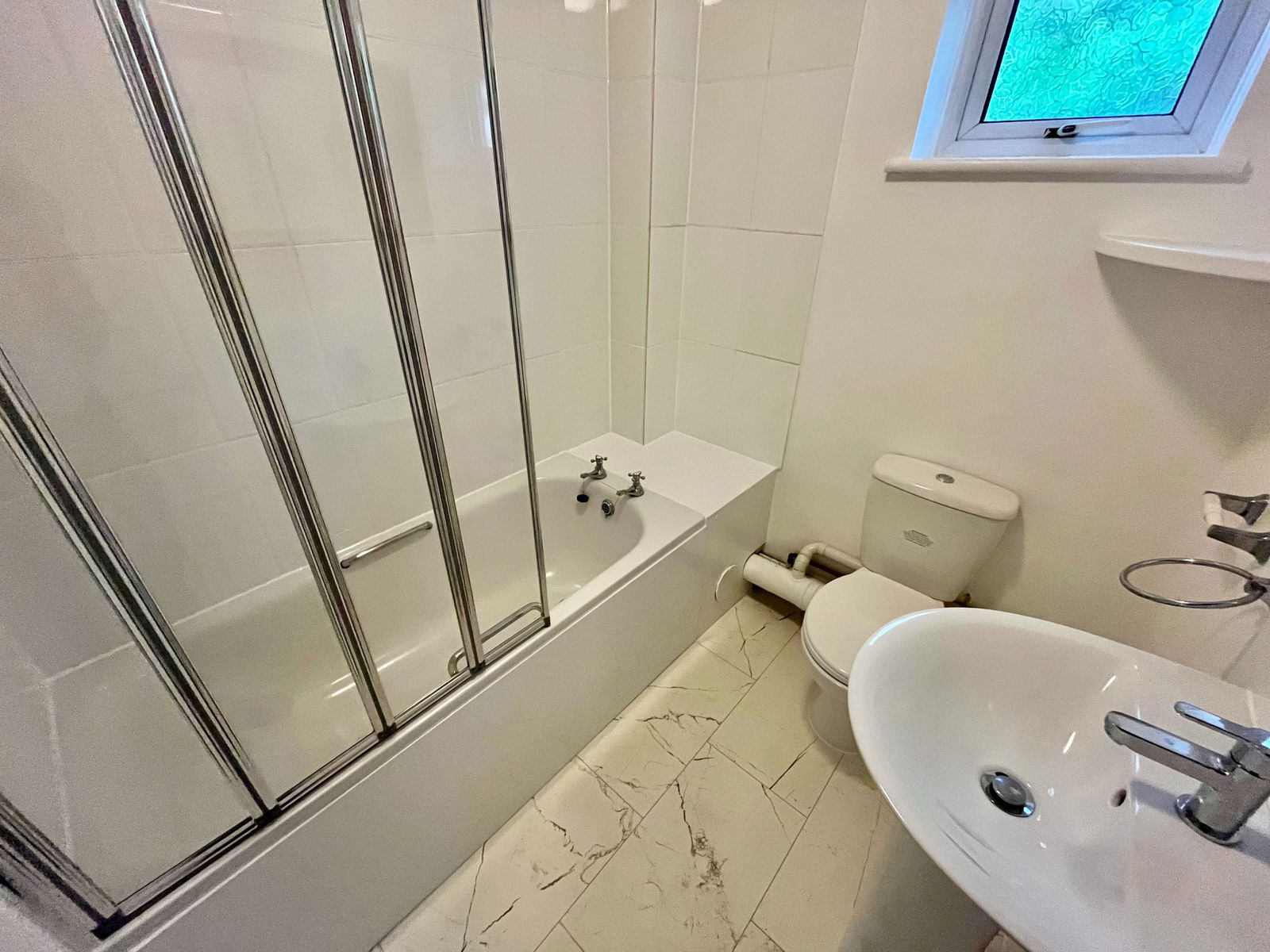 1 bed flat to rent in Portland Avenue, Sittingbourne, Kent, ME10 3QZ 4