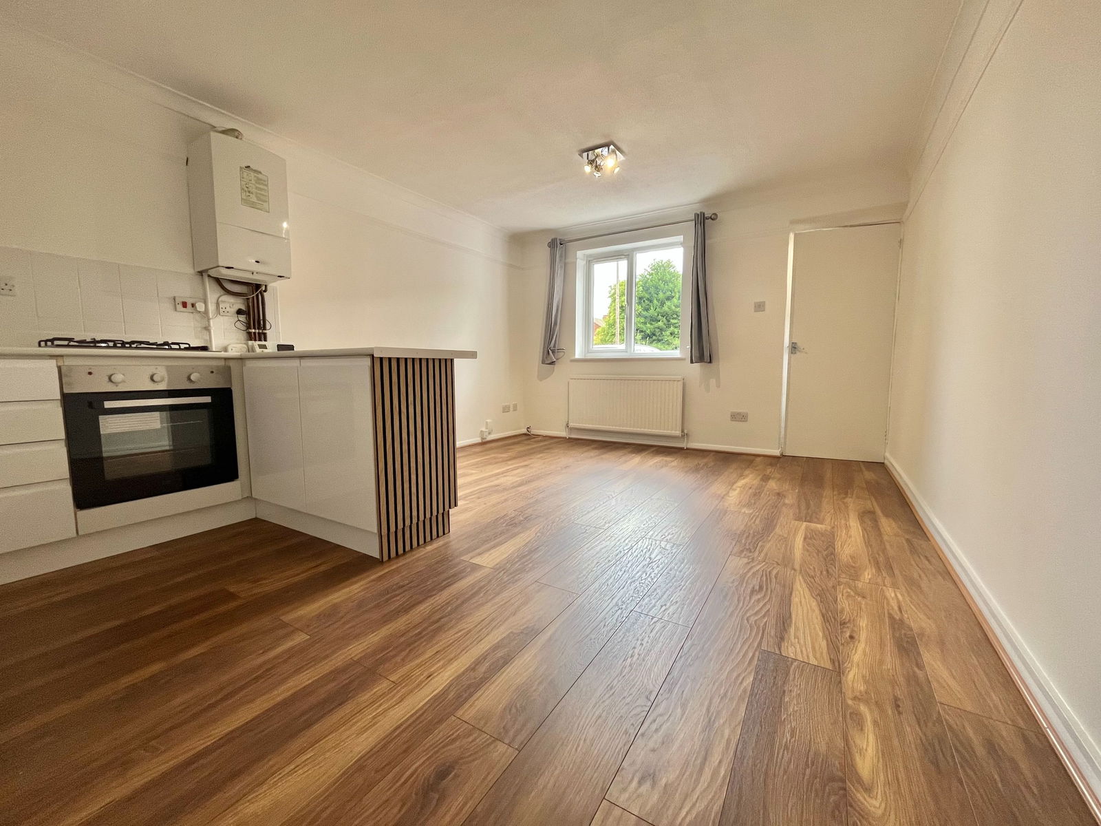1 bed flat to rent in Portland Avenue, Sittingbourne, Kent, ME10 3QZ  - Property Image 1