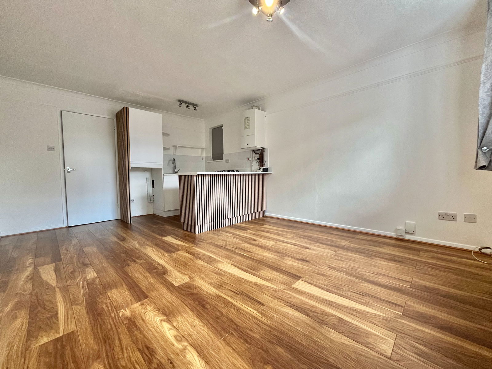 1 bed flat to rent in Portland Avenue, Sittingbourne, Kent, ME10 3QZ 1