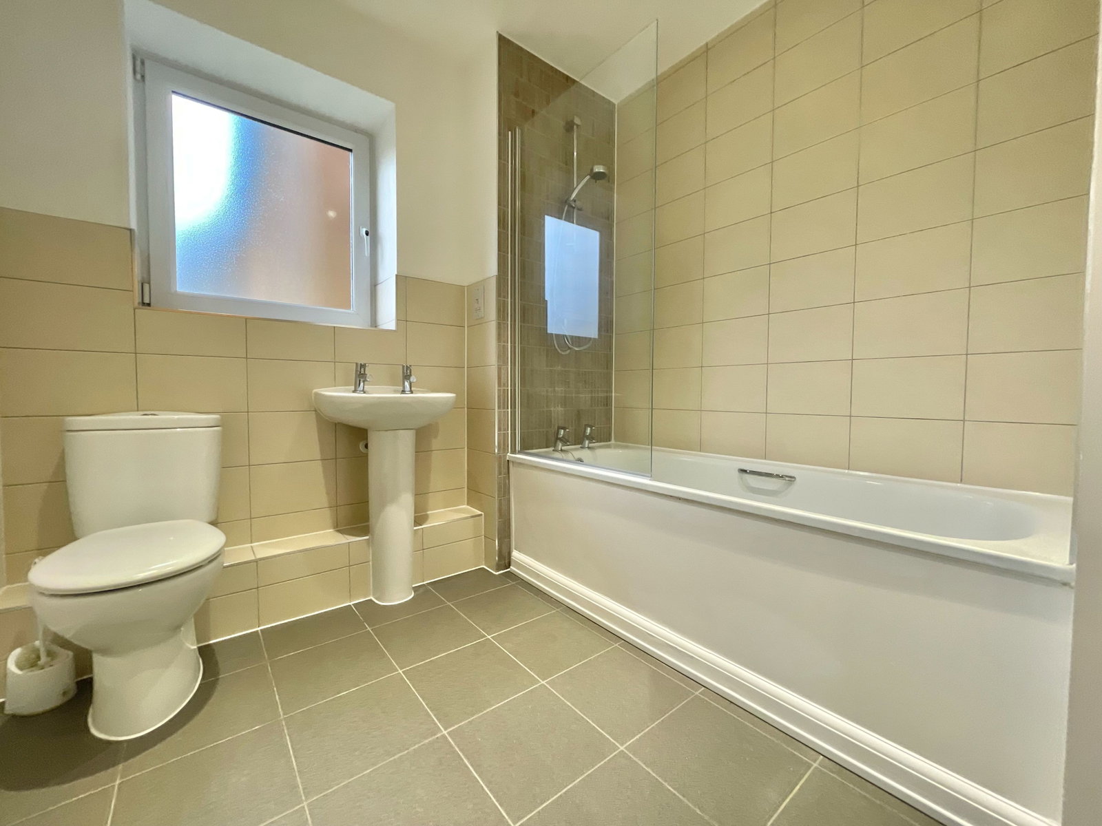 2 bed flat to rent in Russet Walk, Greenhithe, DA9 9WY  - Property Image 9