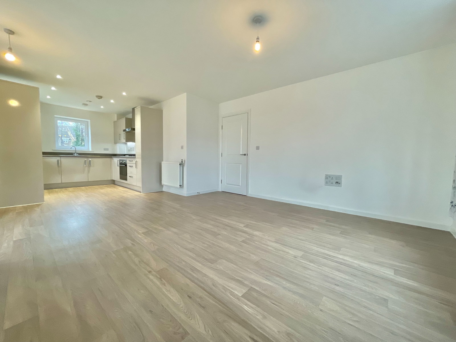 2 bed flat to rent in Russet Walk, Greenhithe, DA9 9WY 1