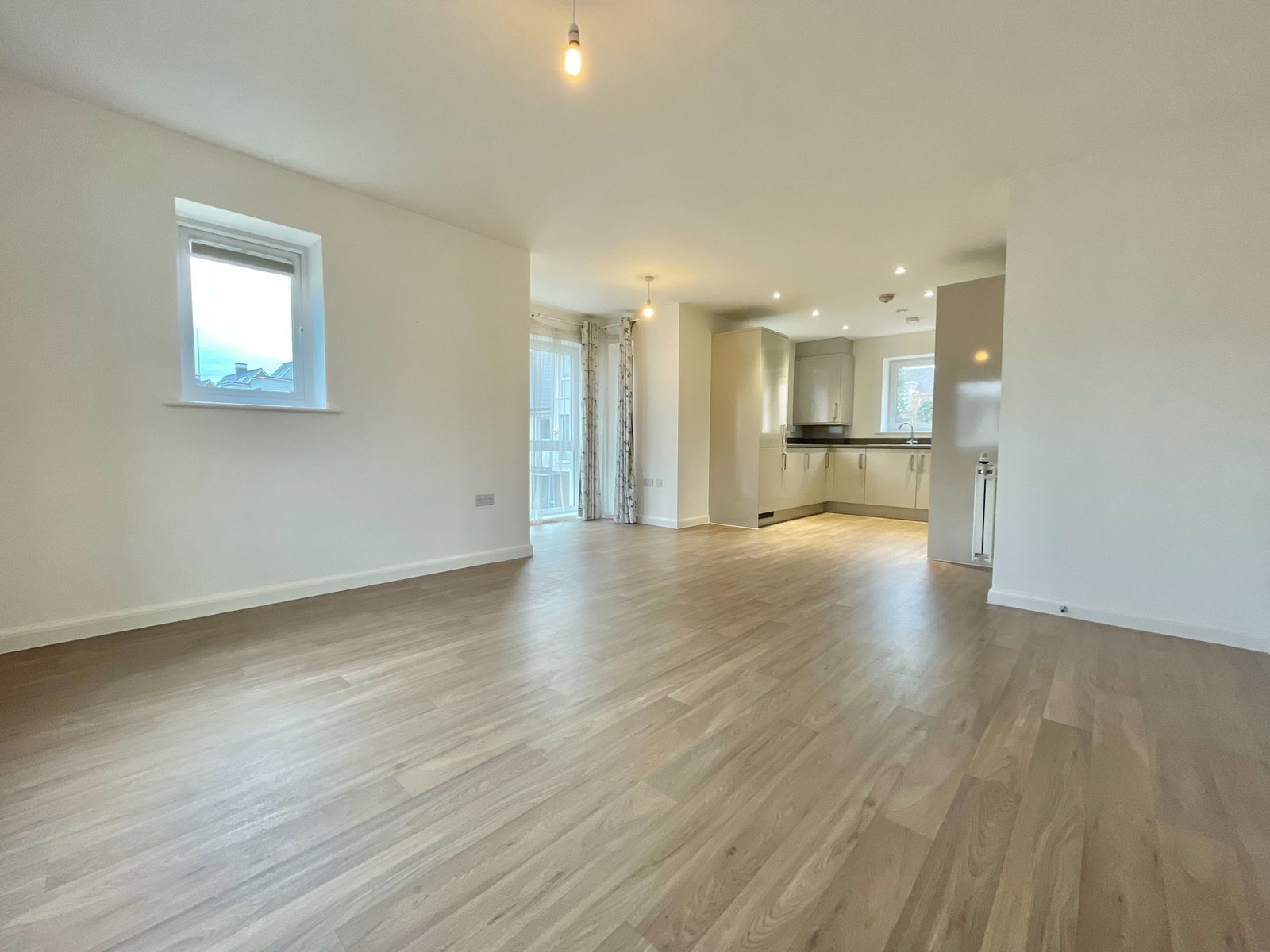 2 bed flat to rent in Russet Walk, Greenhithe, DA9 9WY  - Property Image 4