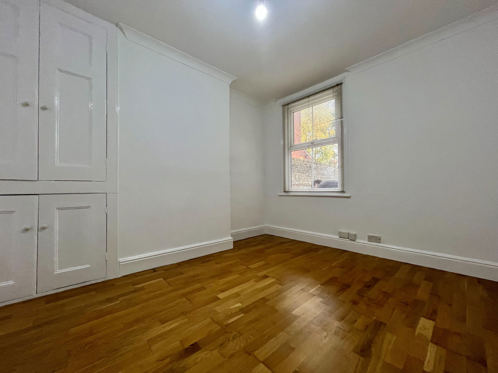 3 bed end of terrace house to rent in Park Road, Sittingbourne, ME10 1ES  - Property Image 2