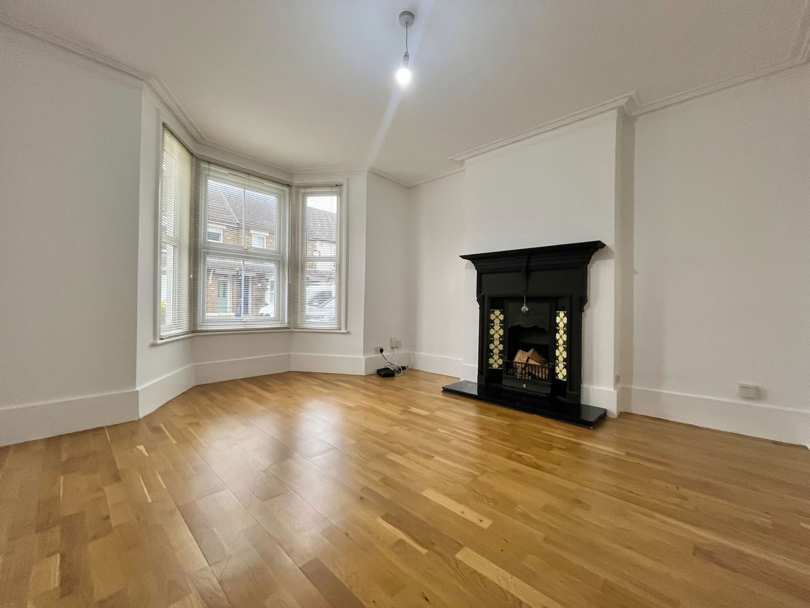 3 bed end of terrace house to rent in Park Road, Sittingbourne, ME10 1ES - Property Image 1