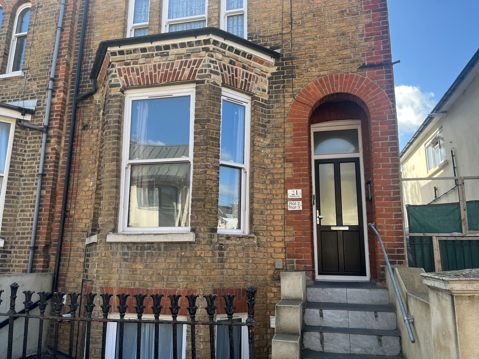 2 bed flat to rent in Darnley Street, Gravesend, DA11 0PJ - Property Image 1