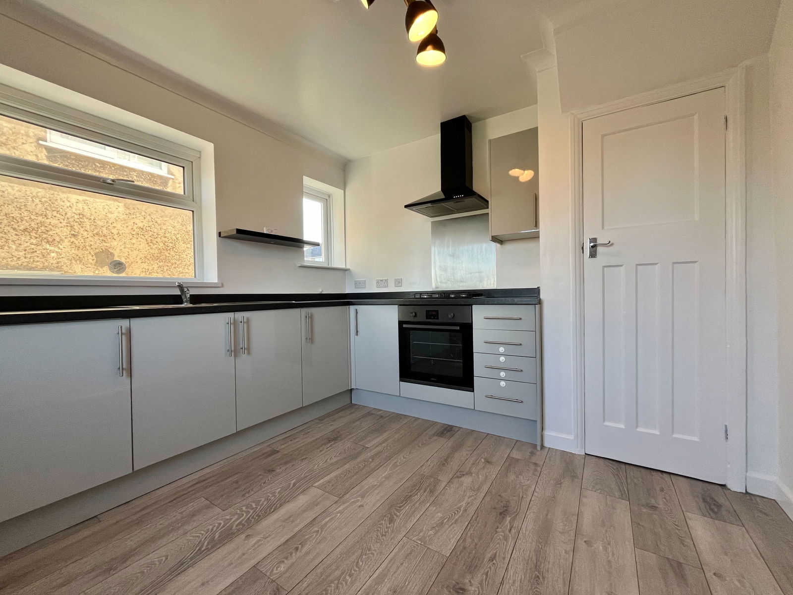 3 bed semi-detached house to rent in Cedar Road, Rochester, ME2 2JR 5