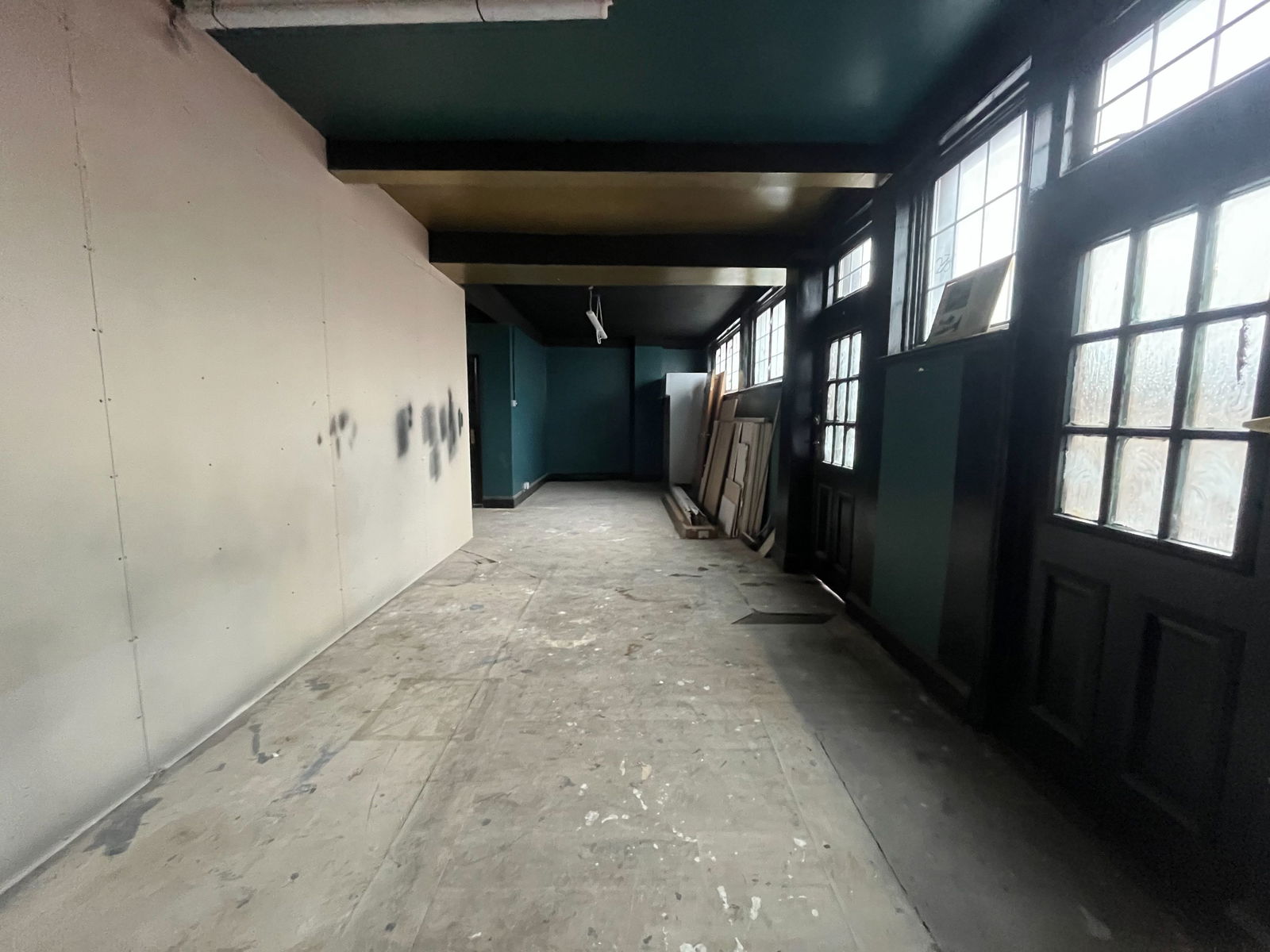 Pub to rent in Manor Road, Gravesend, DA12 1AA 1