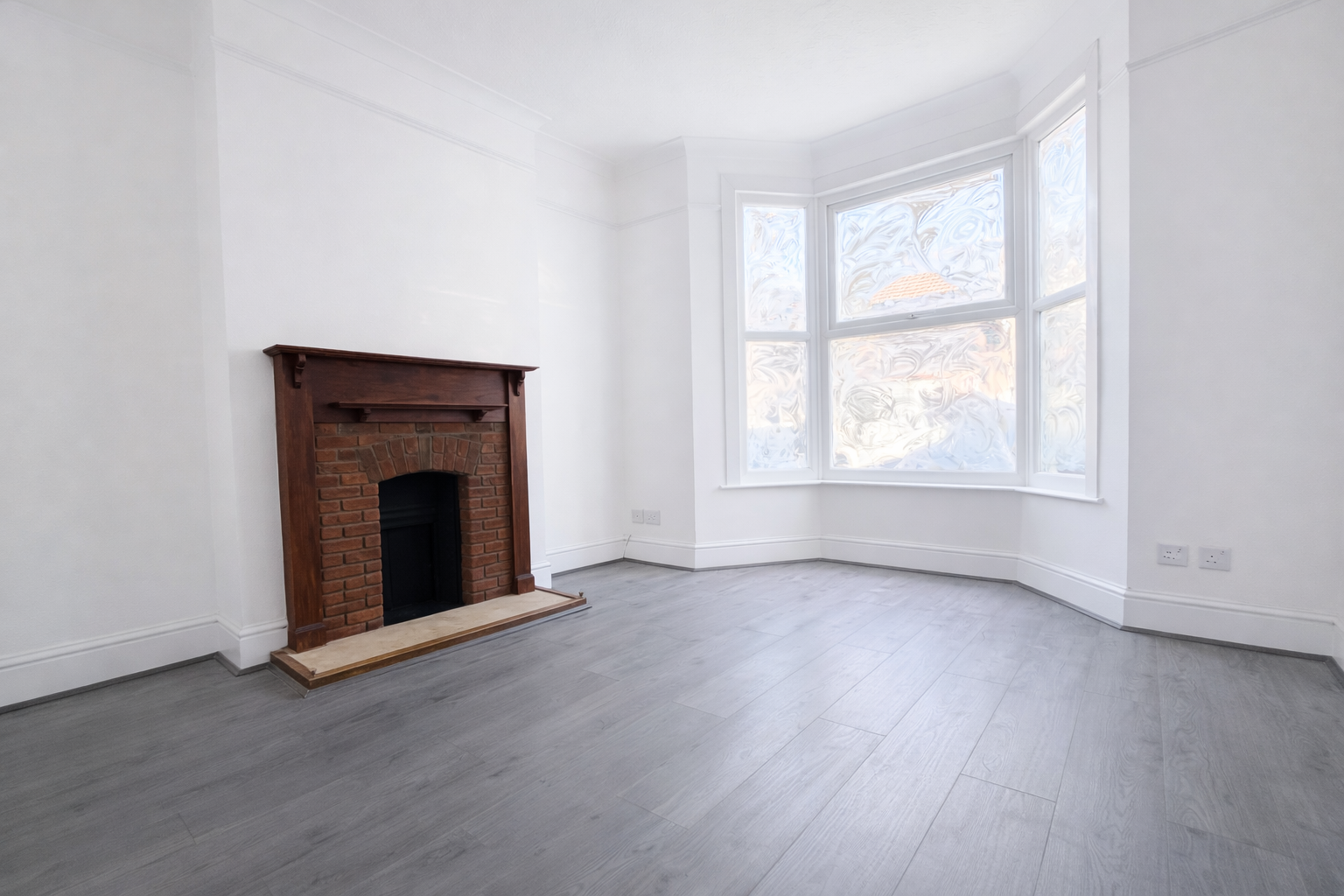 3 bed terraced house to rent in Salisbury Road, Gravesend, DA11 7DE  - Property Image 1