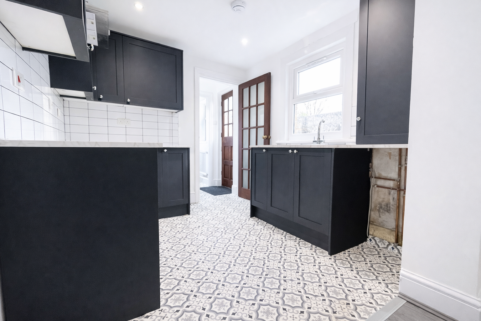 3 bed terraced house to rent in Salisbury Road, Gravesend, DA11 7DE 4