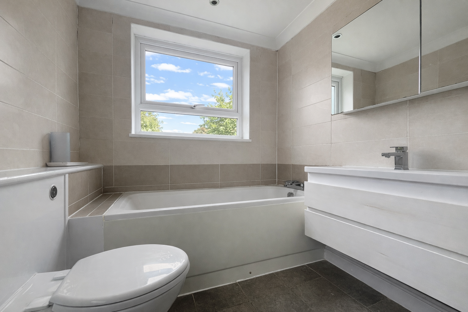 2 bed terraced house to rent in Wellington Street, Gravesend, DA12 1JQ 4