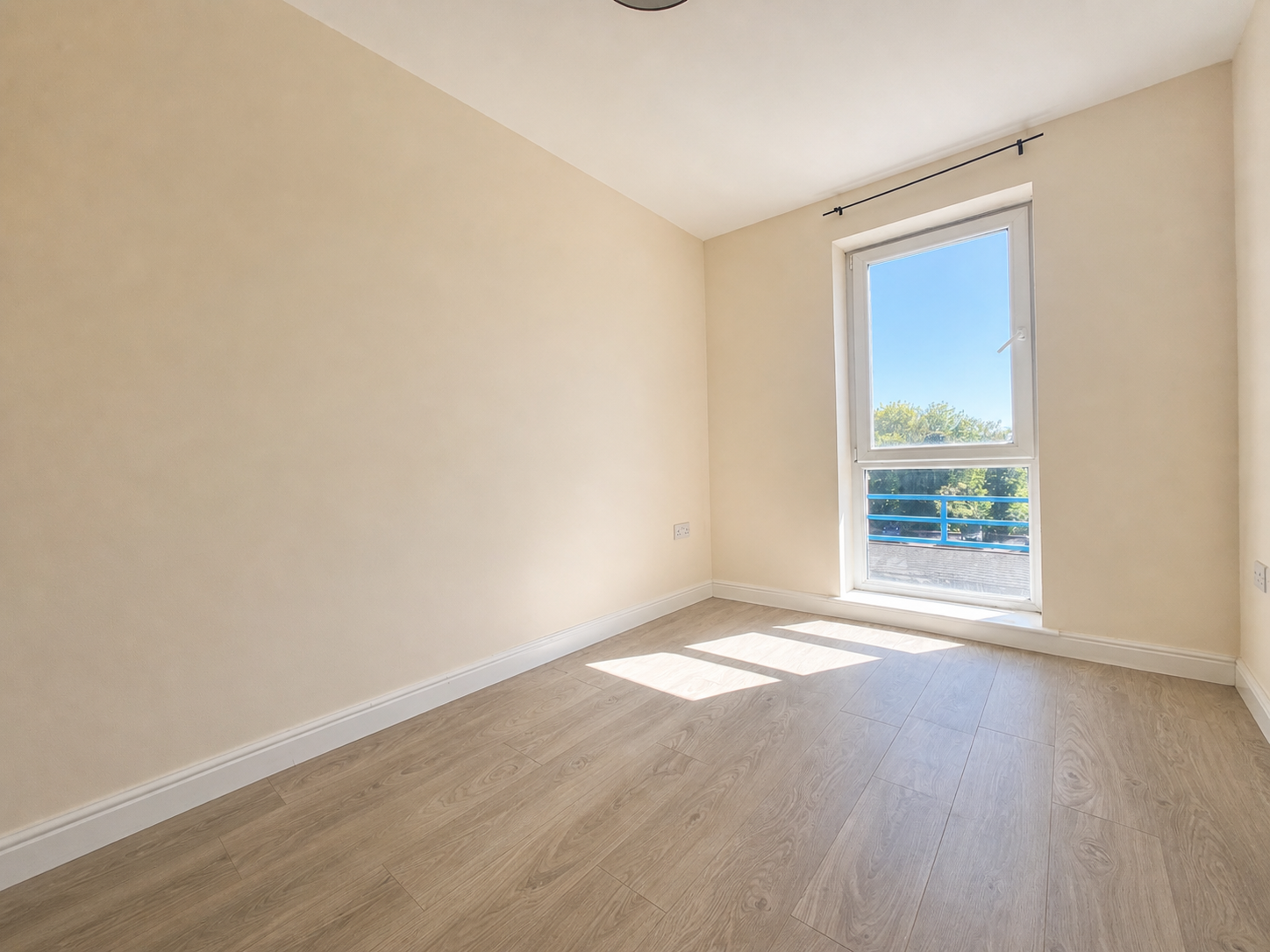 2 bed flat to rent in Stuart Road, Gravesend, DA11 0DT  - Property Image 7