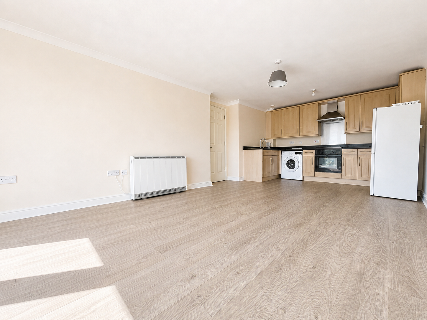 2 bed flat to rent in Stuart Road, Gravesend, DA11 0DT  - Property Image 3