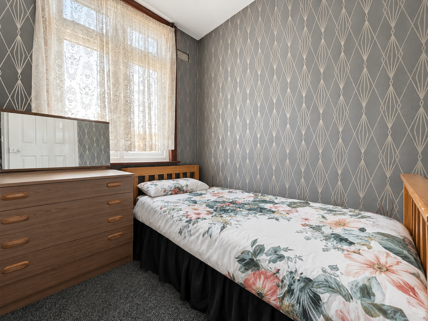 3 bed terraced house to rent in Hillingdon Road, Gravesend, DA11 7LQ 5