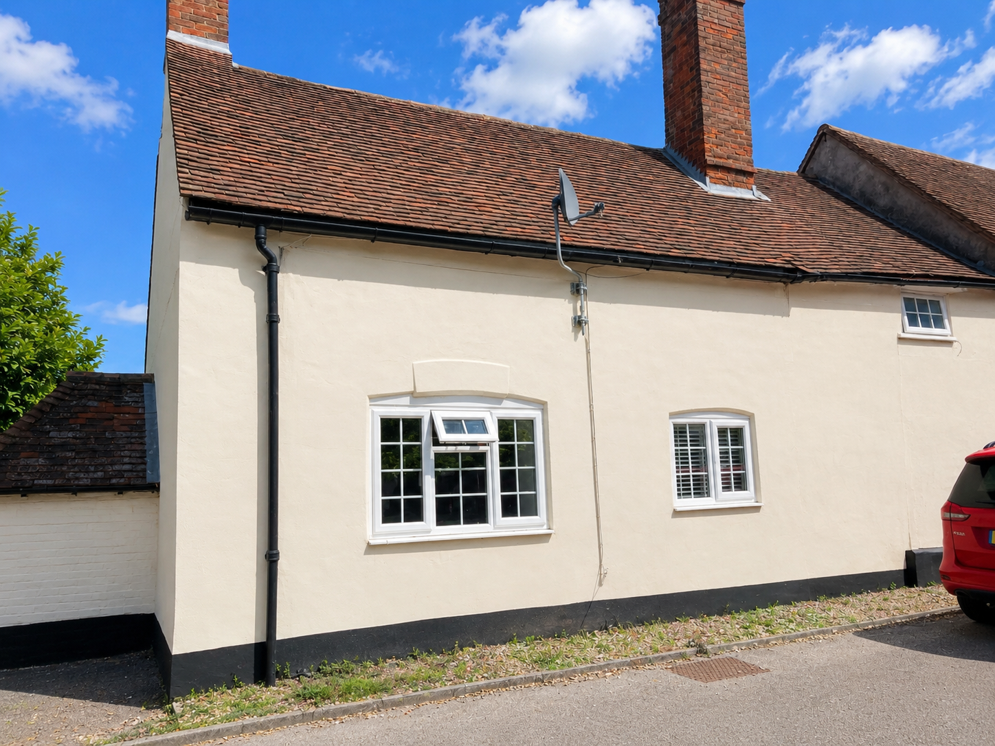 2 bed cottage to rent in Crown Quay Lane, Sittingbourne, ME10 3JQ - Property Image 1