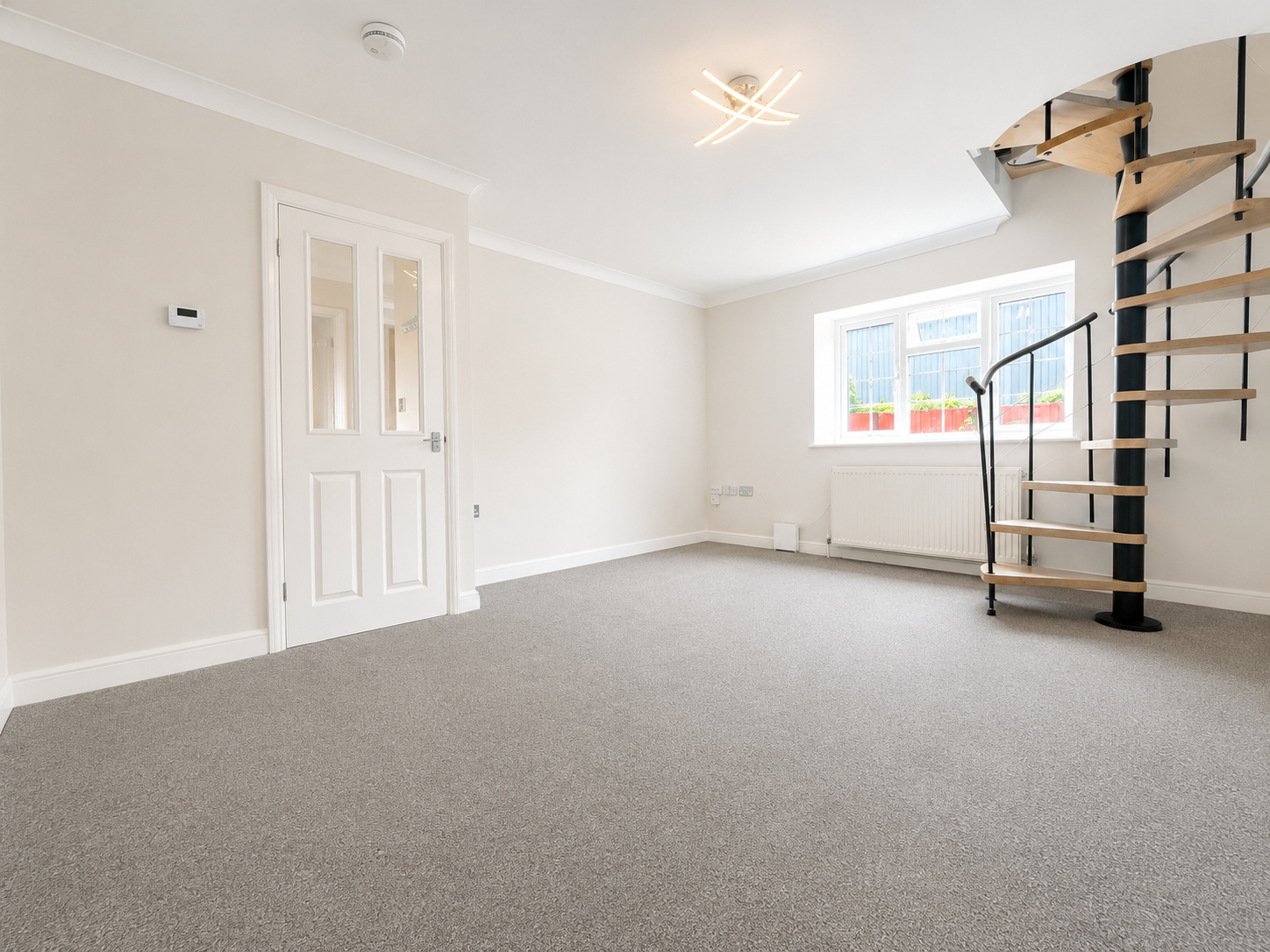 2 bed cottage to rent in Crown Quay Lane, Sittingbourne, ME10 3JQ 4