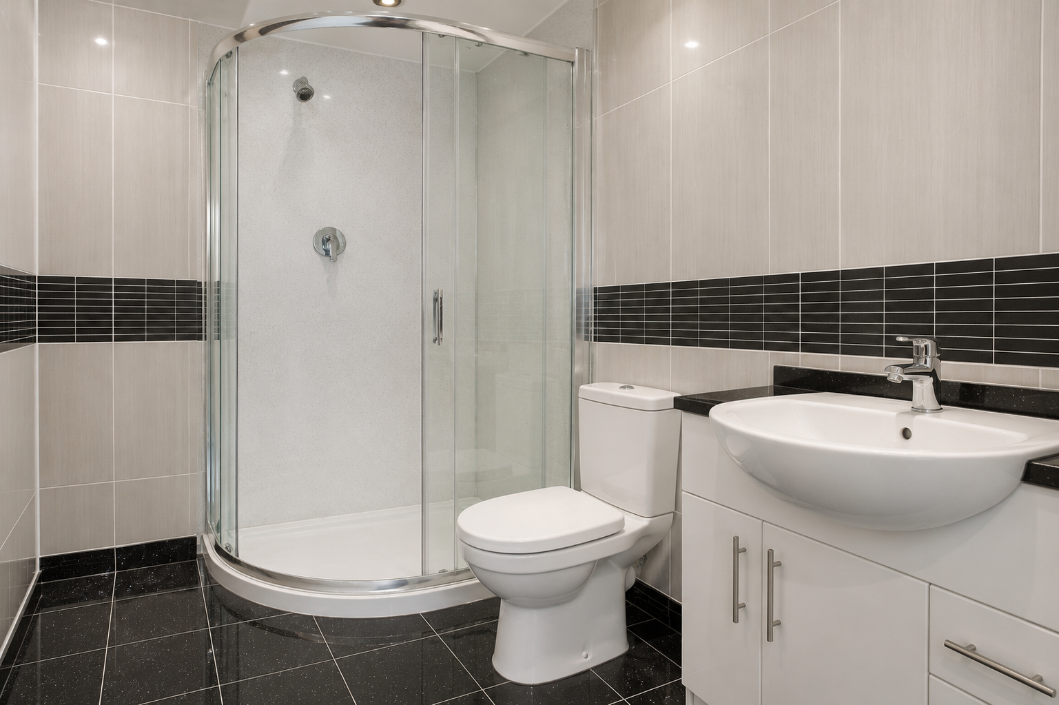 2 bed maisonette to rent in Milton Place, Gravesend, DA12 2BT 3