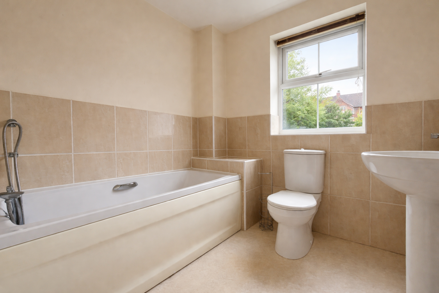 3 bed town house for sale in Crossways, Sittingbourne, ME10 4RN 7