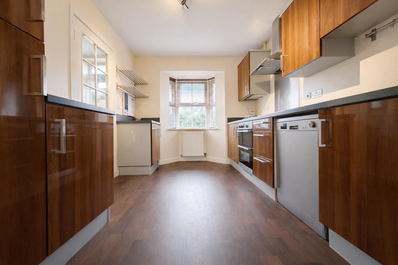 3 bed town house for sale in Crossways, Sittingbourne, ME10 4RN  - Property Image 2