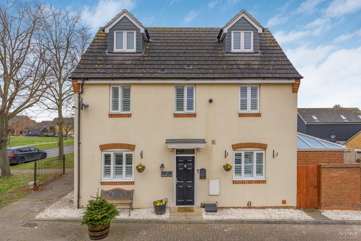 4 bed end of terrace house for sale in Rutledge Close, Orsett