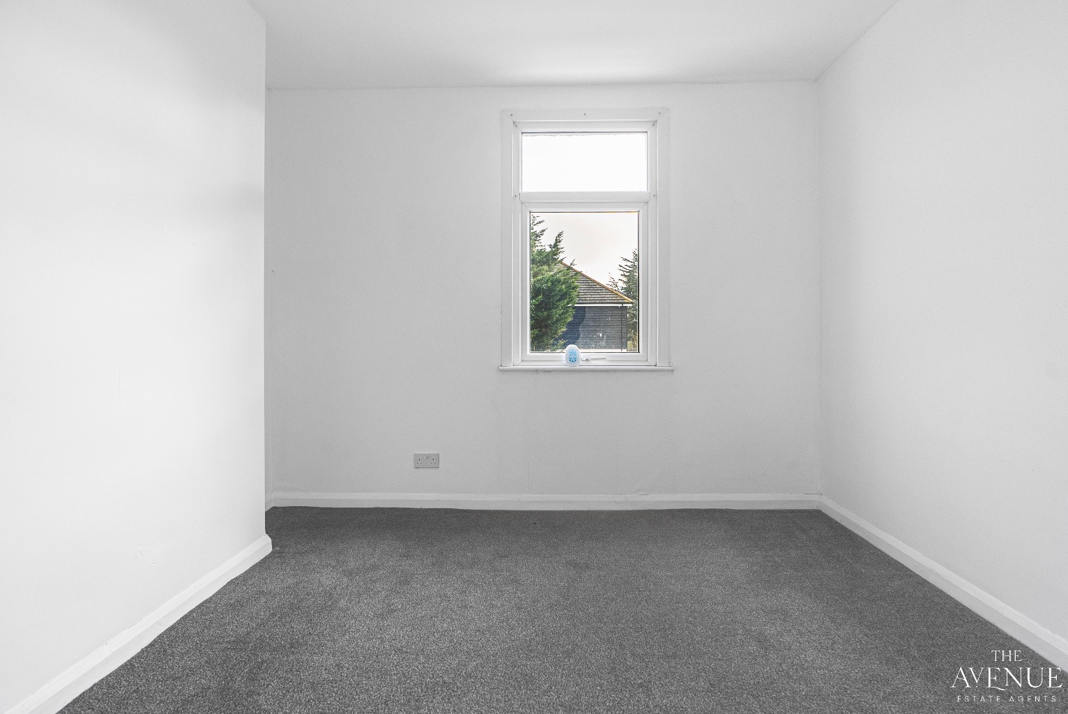 4 bed semi-detached house for sale in Chestnut Avenue, Grays 13