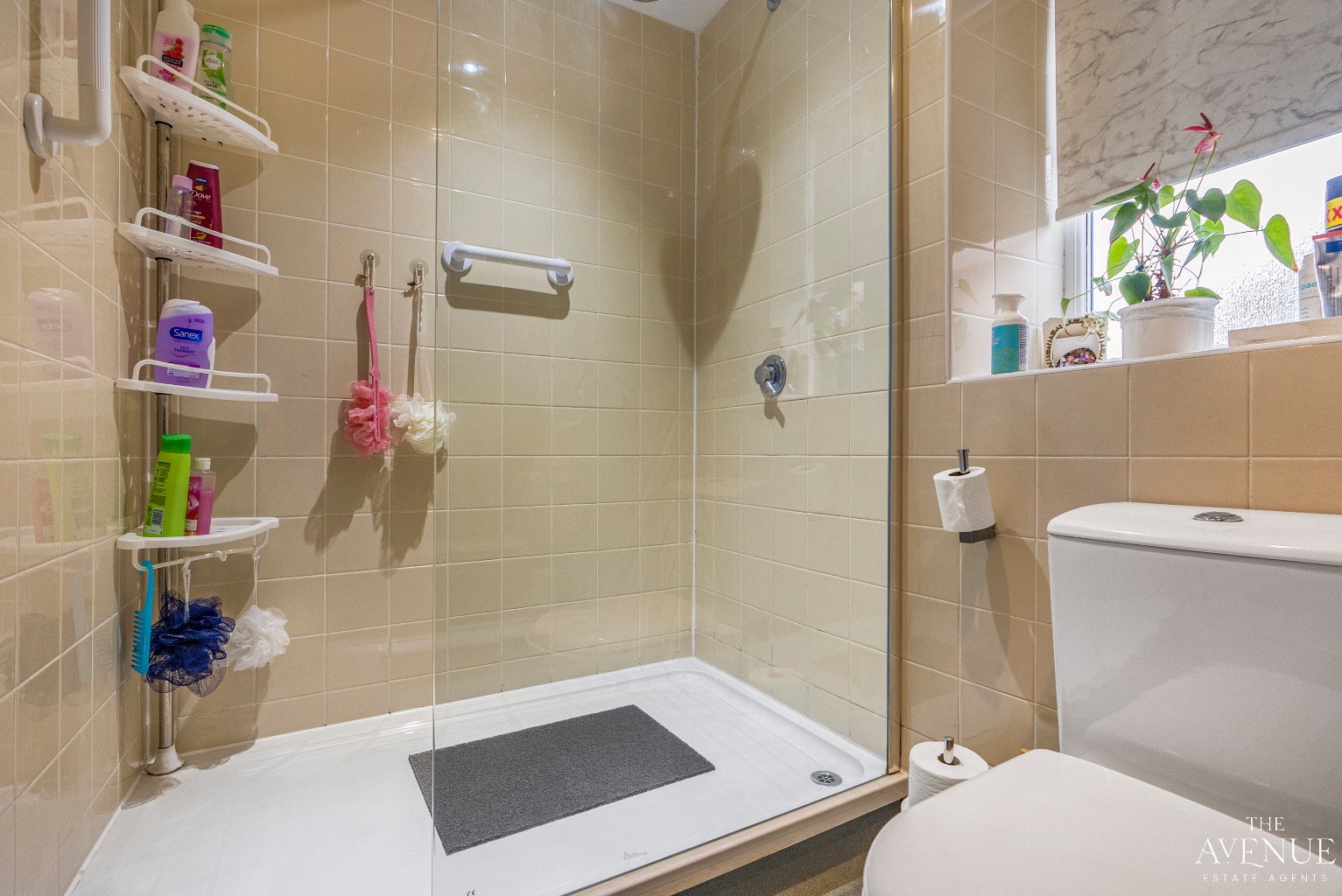 4 bed semi-detached house for sale in Chestnut Avenue, Grays 10