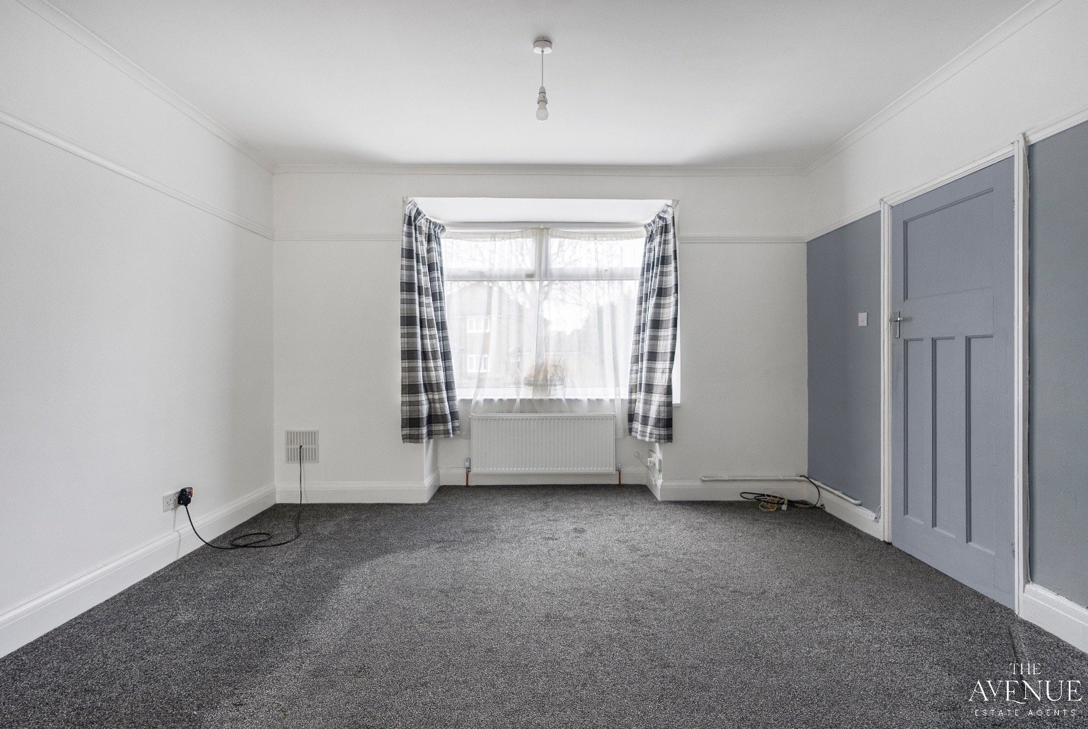 4 bed semi-detached house for sale in Chestnut Avenue, Grays  - Property Image 3