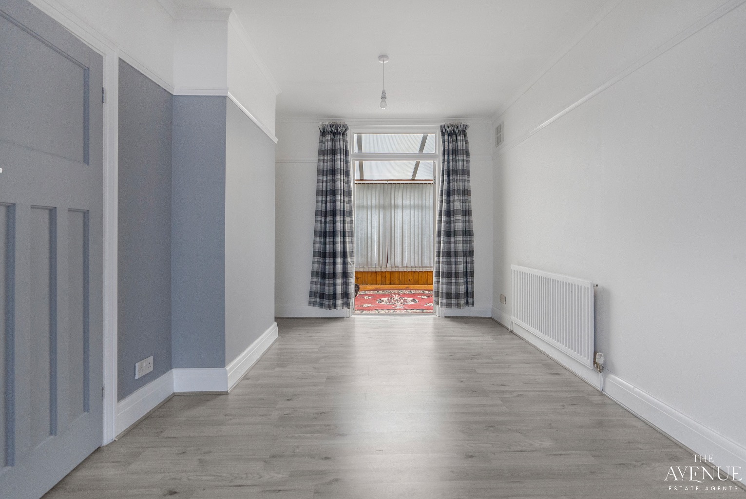 4 bed semi-detached house for sale in Chestnut Avenue, Grays 3