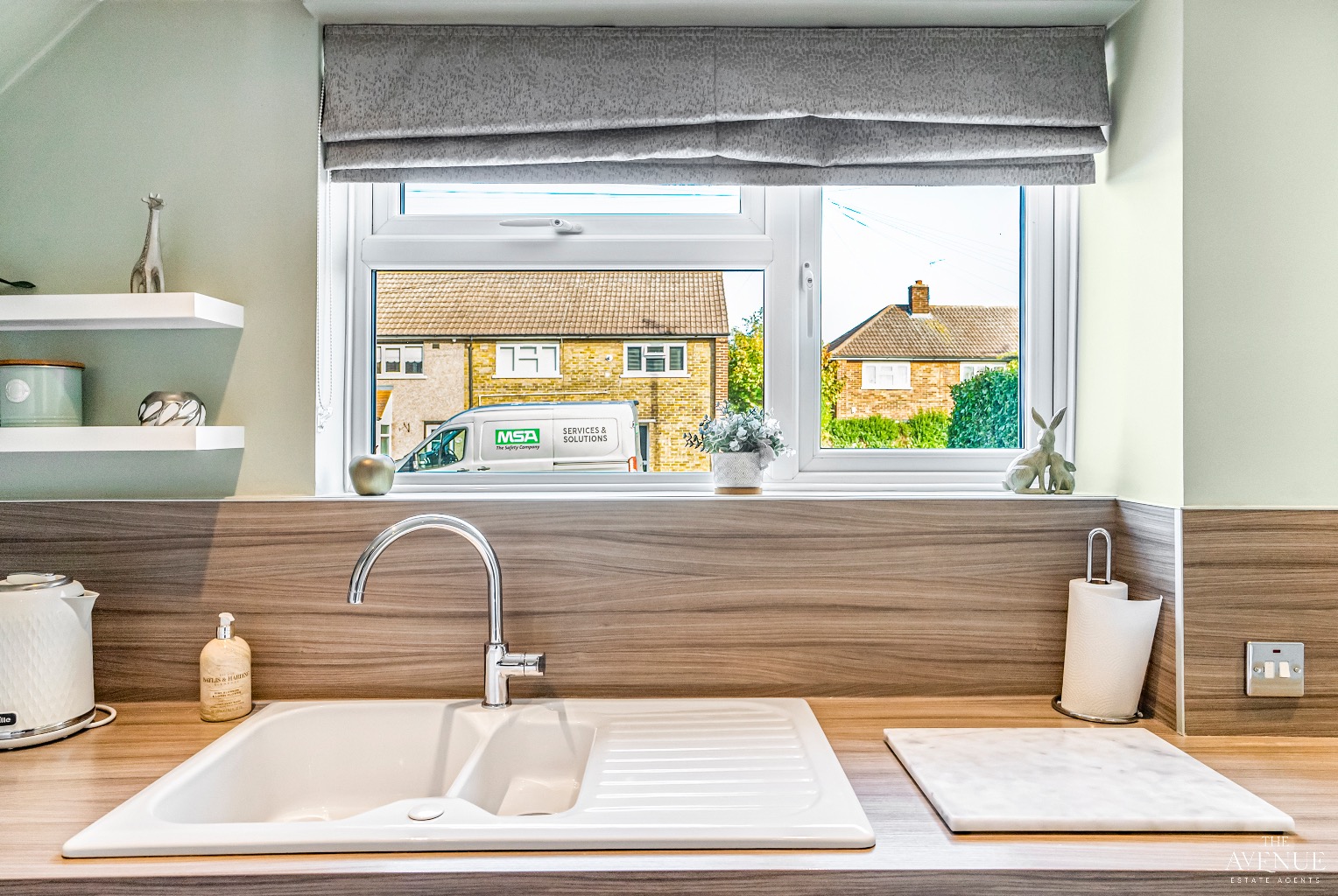 3 bed terraced house for sale in Hogarth Road, Stifford Clays  - Property Image 3