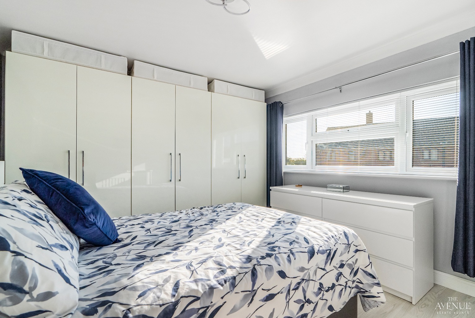 3 bed terraced house for sale in Hogarth Road, Stifford Clays 11