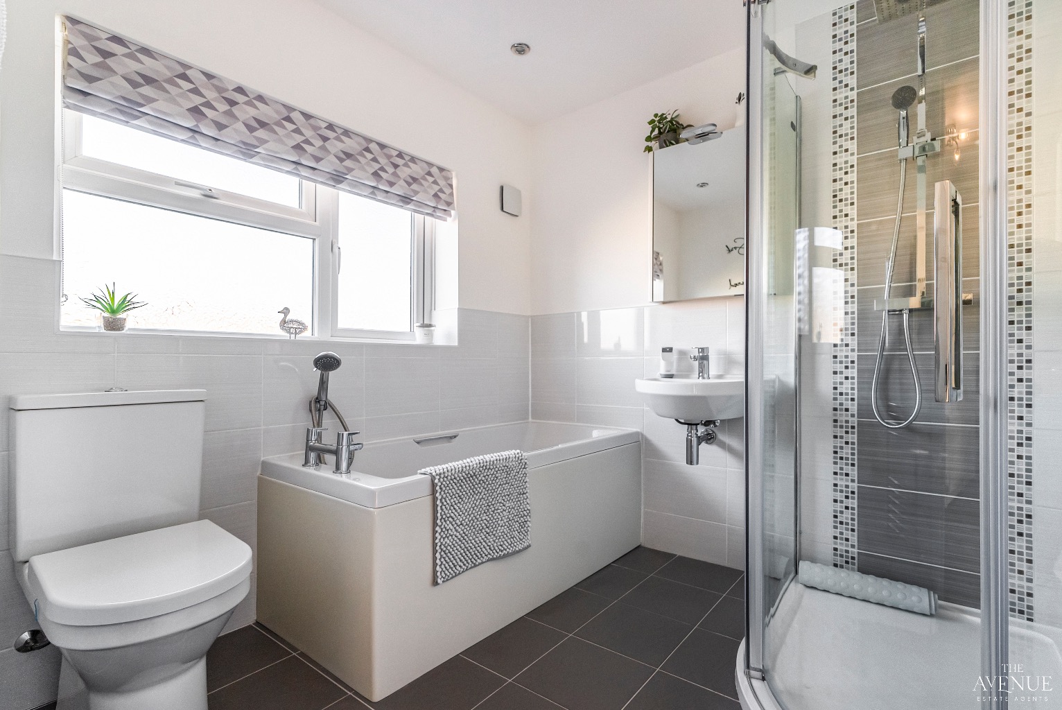 3 bed terraced house for sale in Hogarth Road, Stifford Clays 13