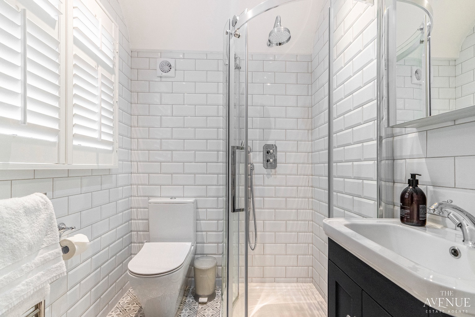 4 bed detached house for sale in Chestnut Avenue, North Grays 16