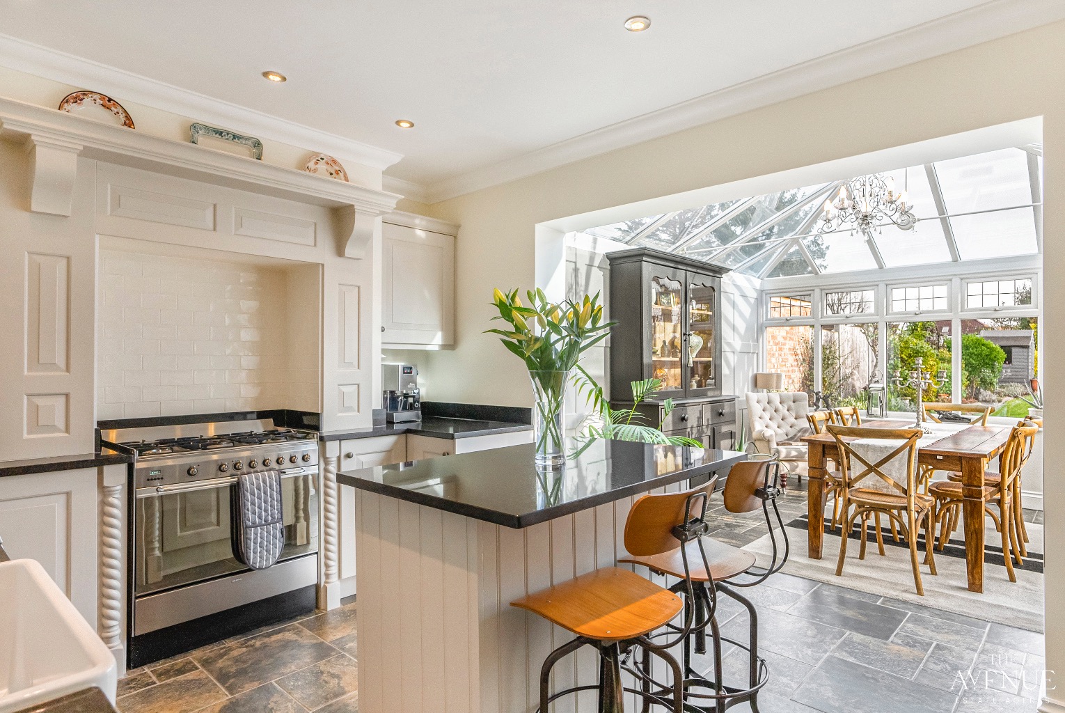 4 bed detached house for sale in Chestnut Avenue, North Grays  - Property Image 2