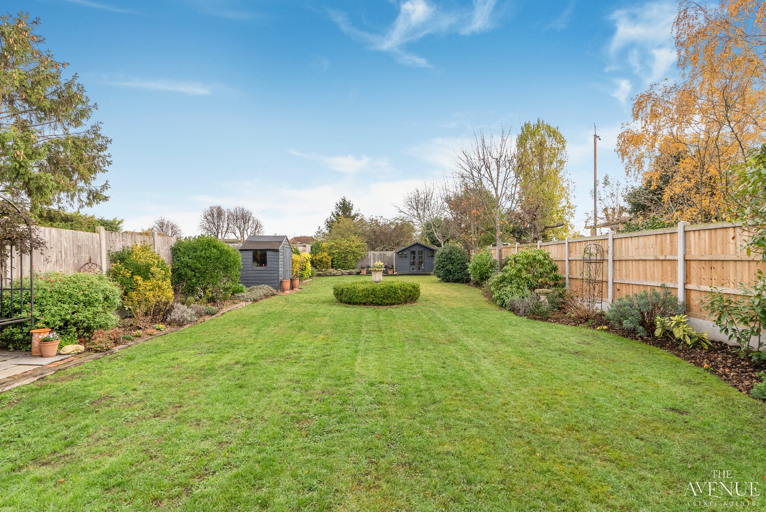 4 bed detached house for sale in Chestnut Avenue, North Grays 13
