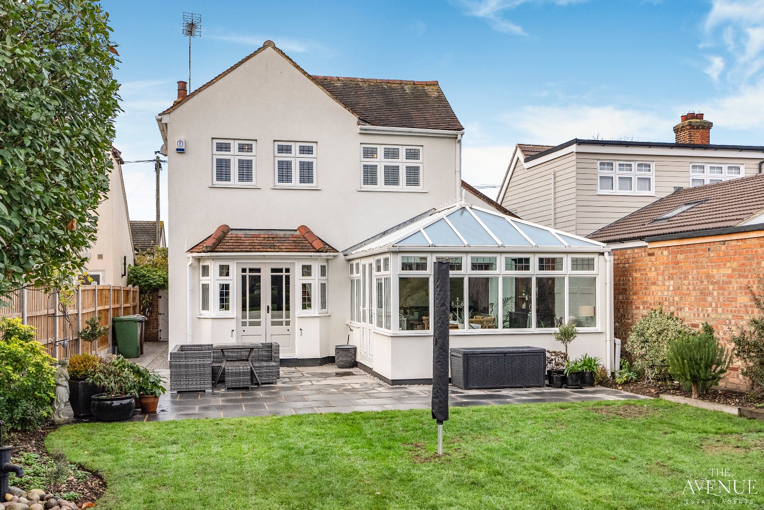 4 bed detached house for sale in Chestnut Avenue, North Grays 22