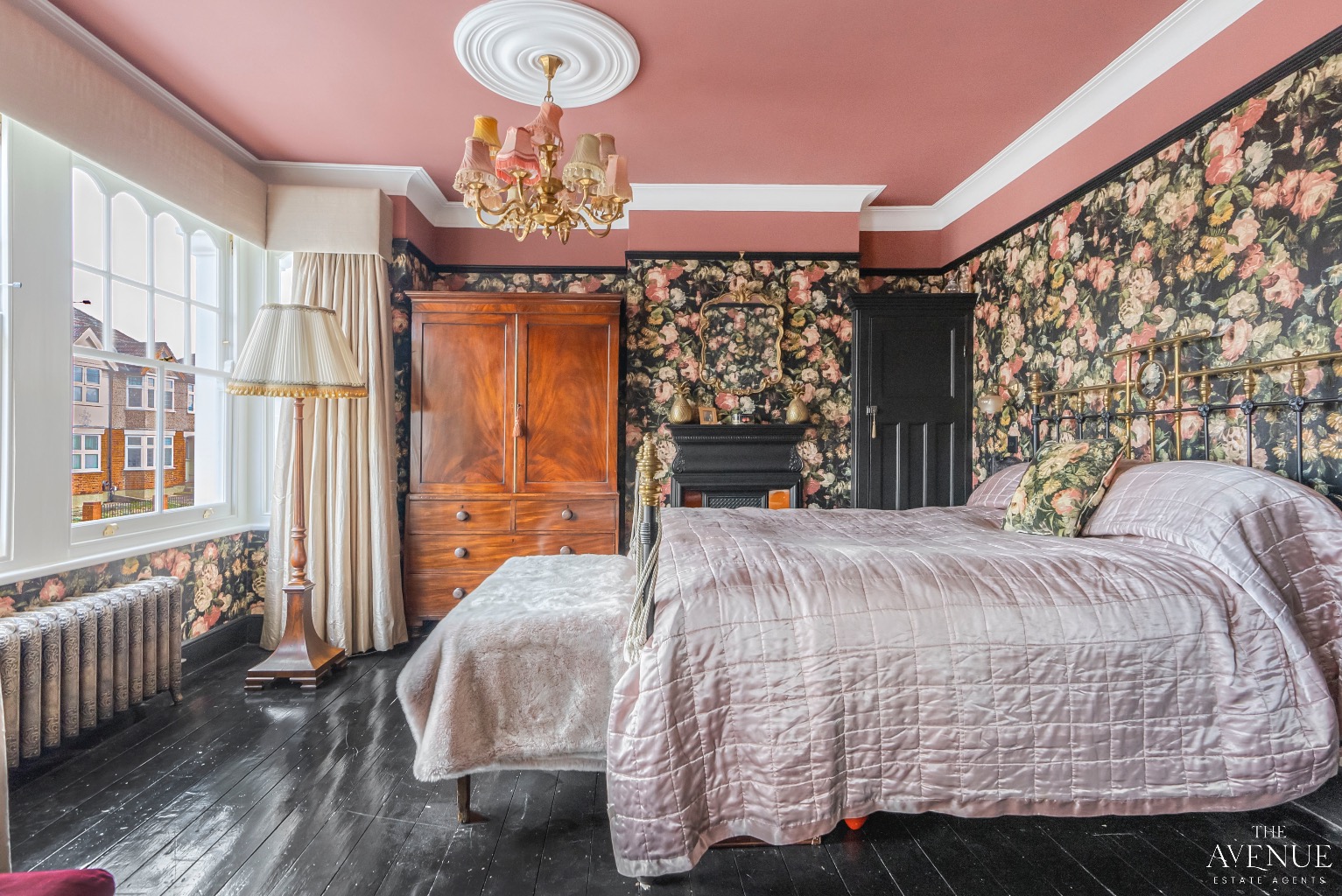 3 bed end of terrace house for sale in High View Avenue, Grays 10