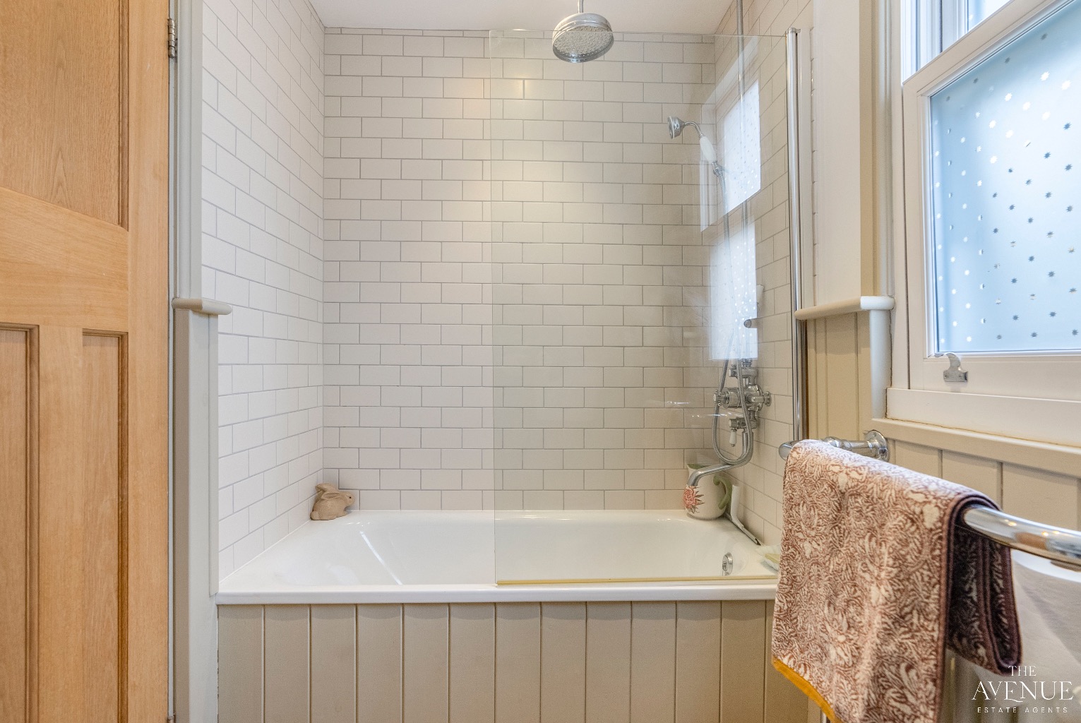 3 bed end of terrace house for sale in High View Avenue, Grays 17