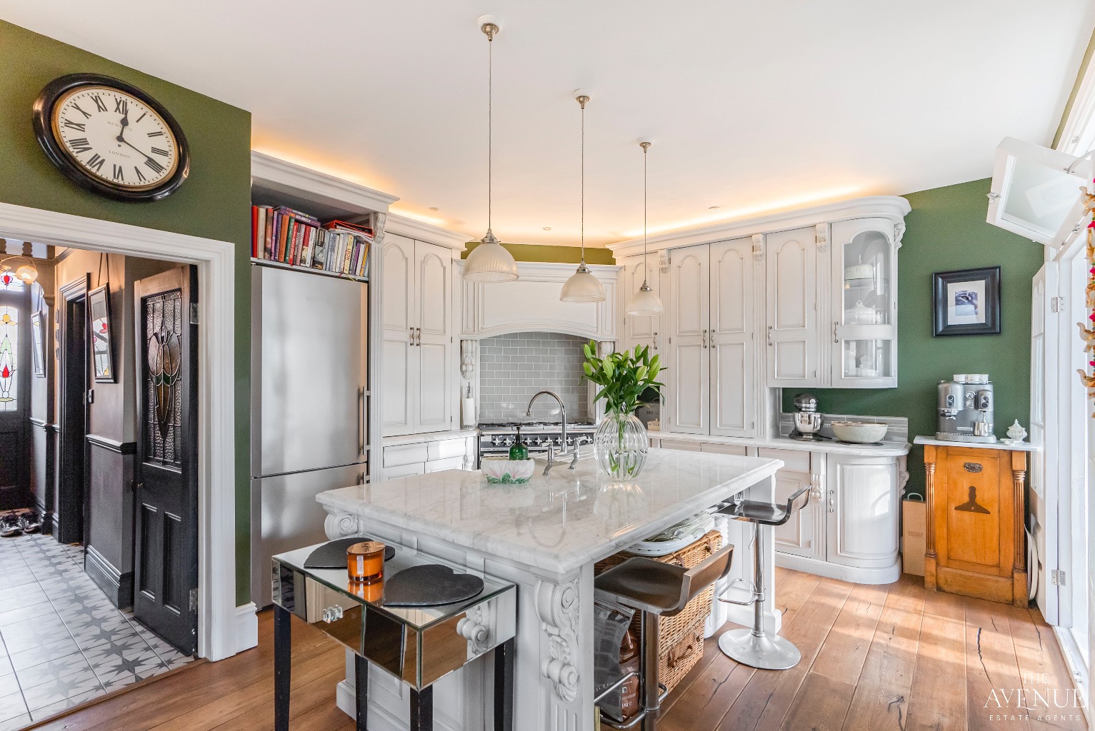 3 bed end of terrace house for sale in High View Avenue, Grays - Property Image 1