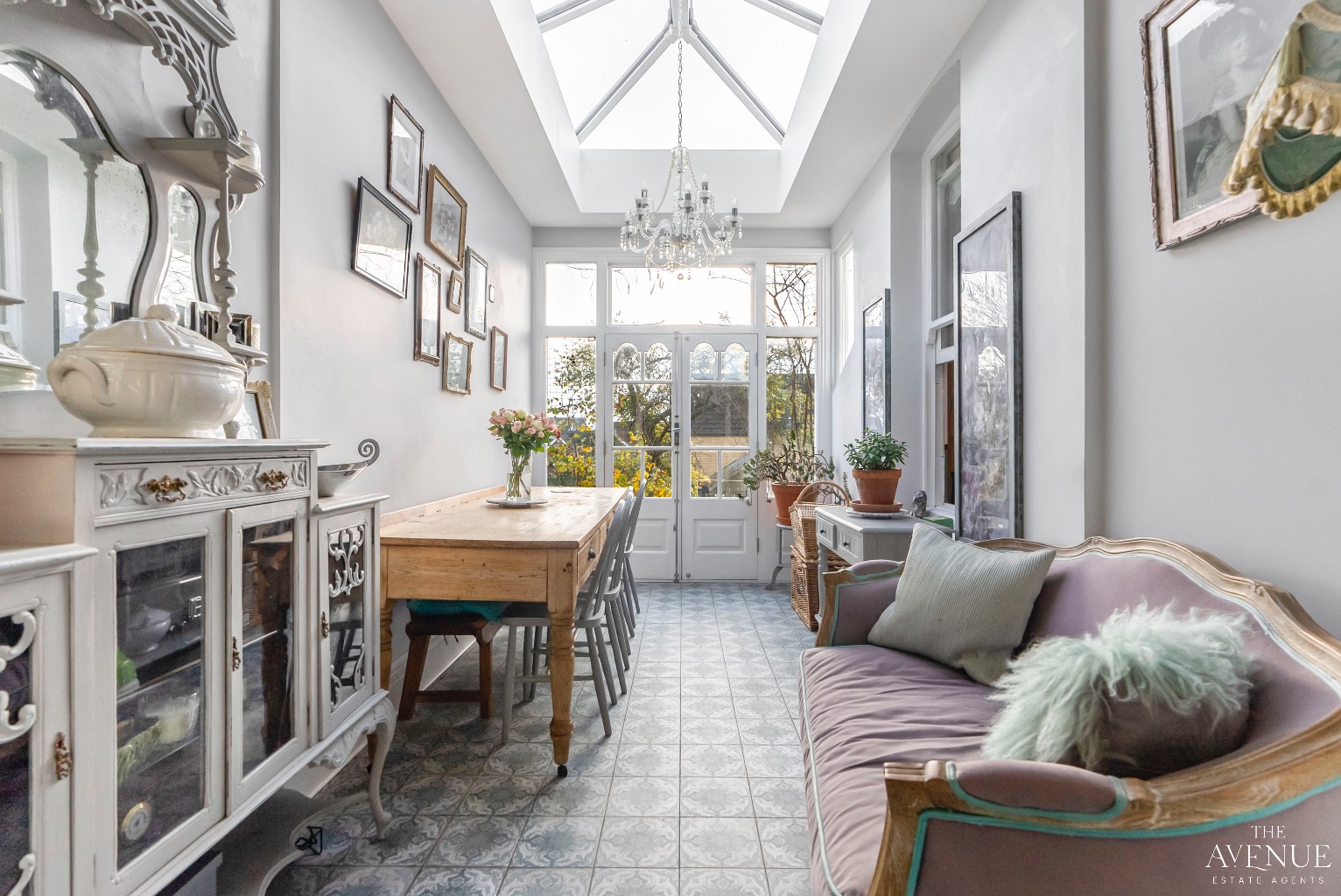 3 bed end of terrace house for sale in High View Avenue, Grays 3
