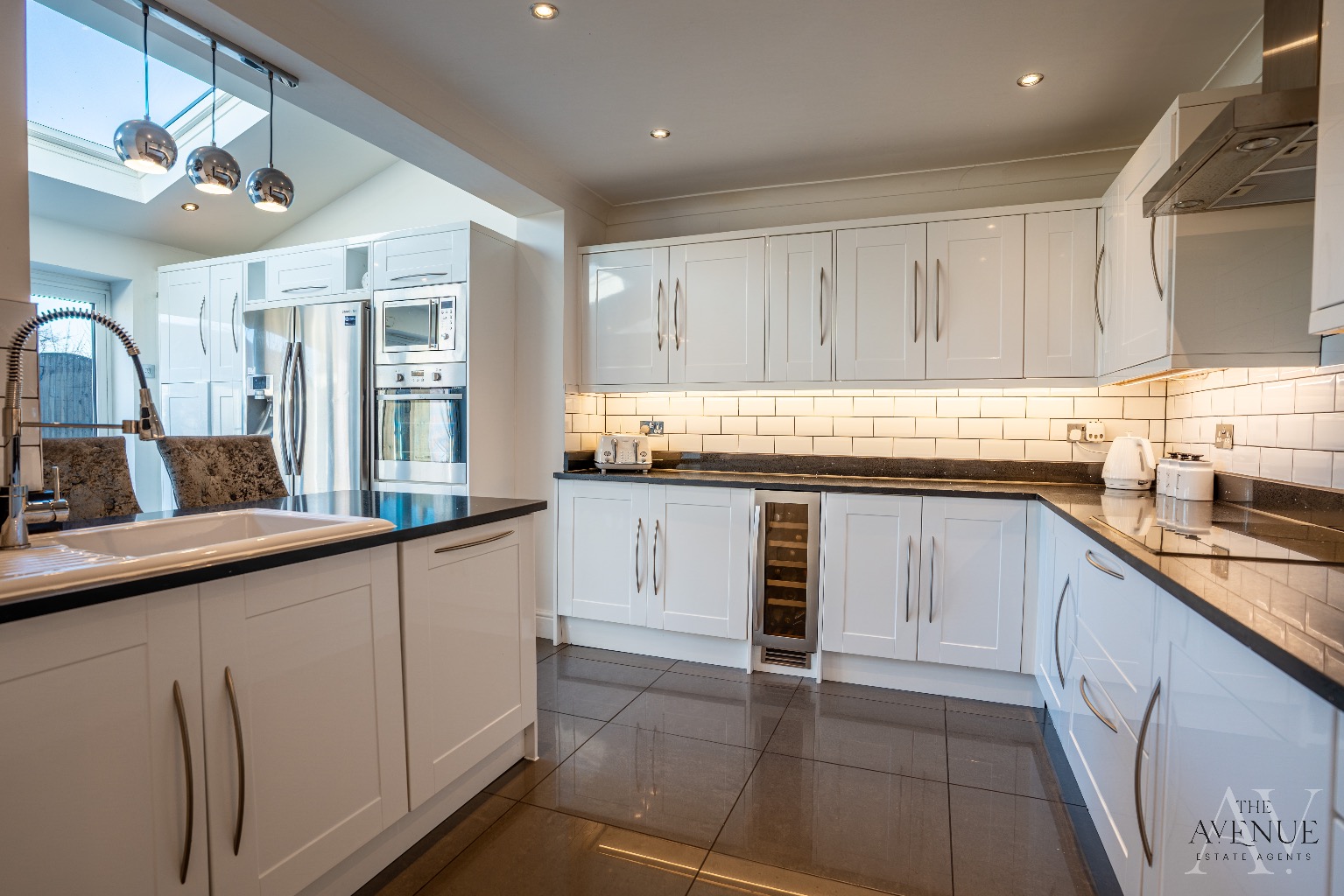 5 bed terraced house for sale in Maclennan Avenue, Rainham 2