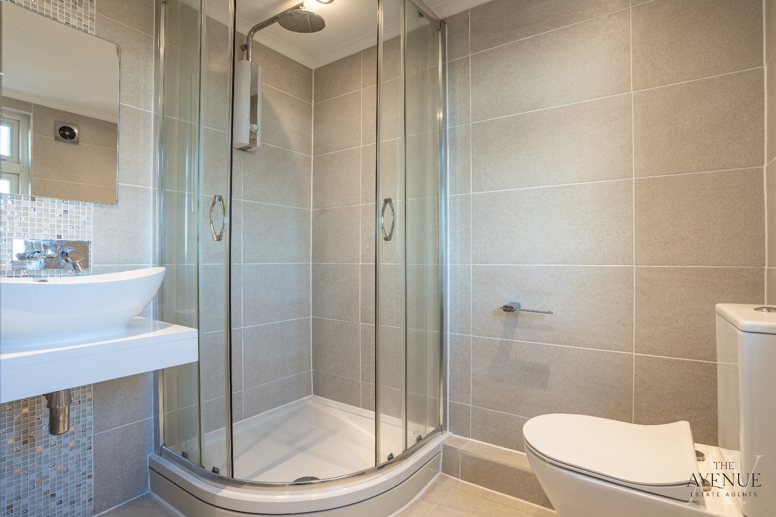 5 bed terraced house for sale in Maclennan Avenue, Rainham  - Property Image 10