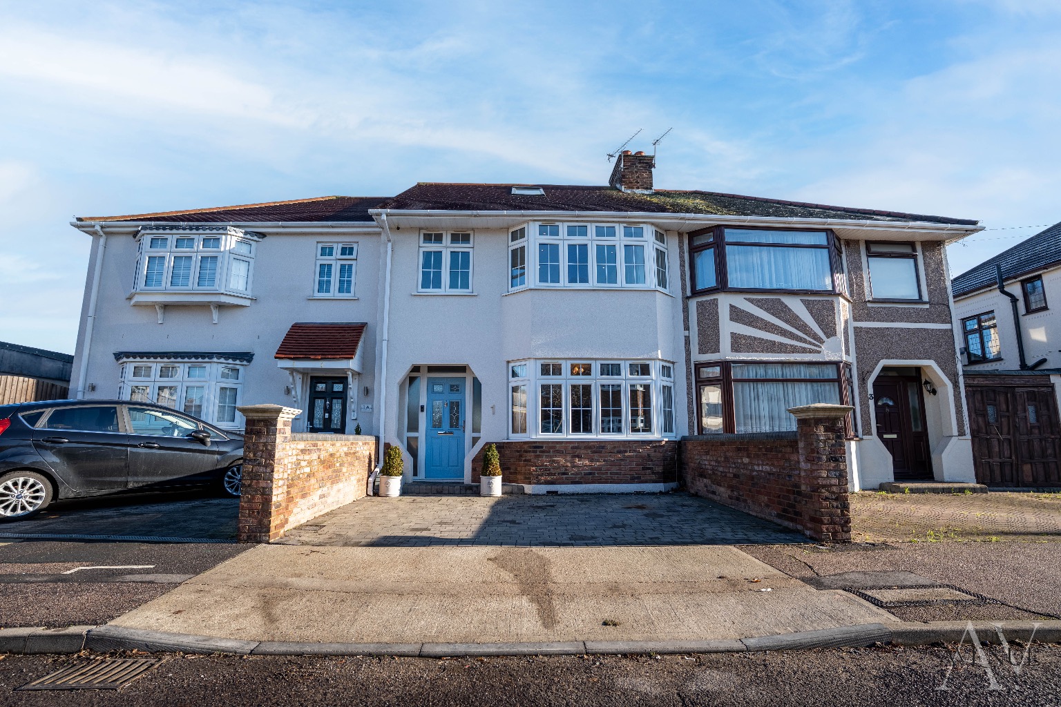 5 bed terraced house for sale in Maclennan Avenue, Rainham  - Property Image 1