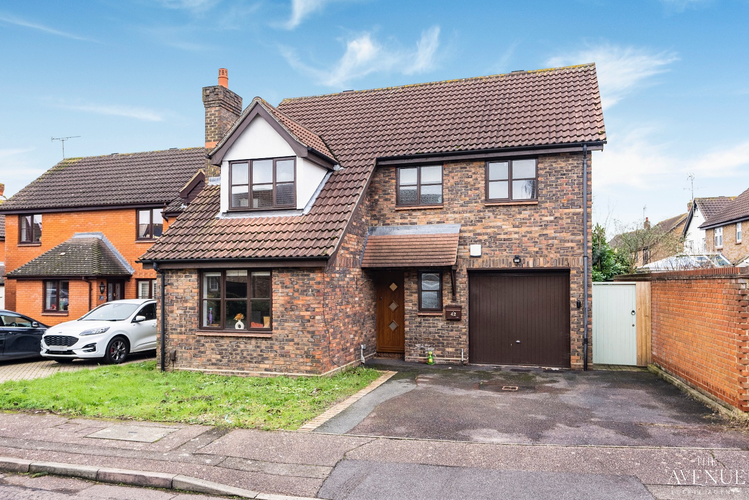 4 bed detached house for sale in Northfields, Grays - Property Image 1