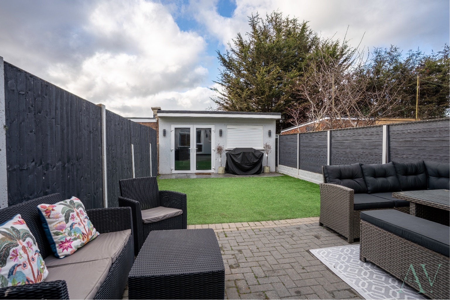 3 bed terraced house for sale in Larkswood Road, Corringham 6