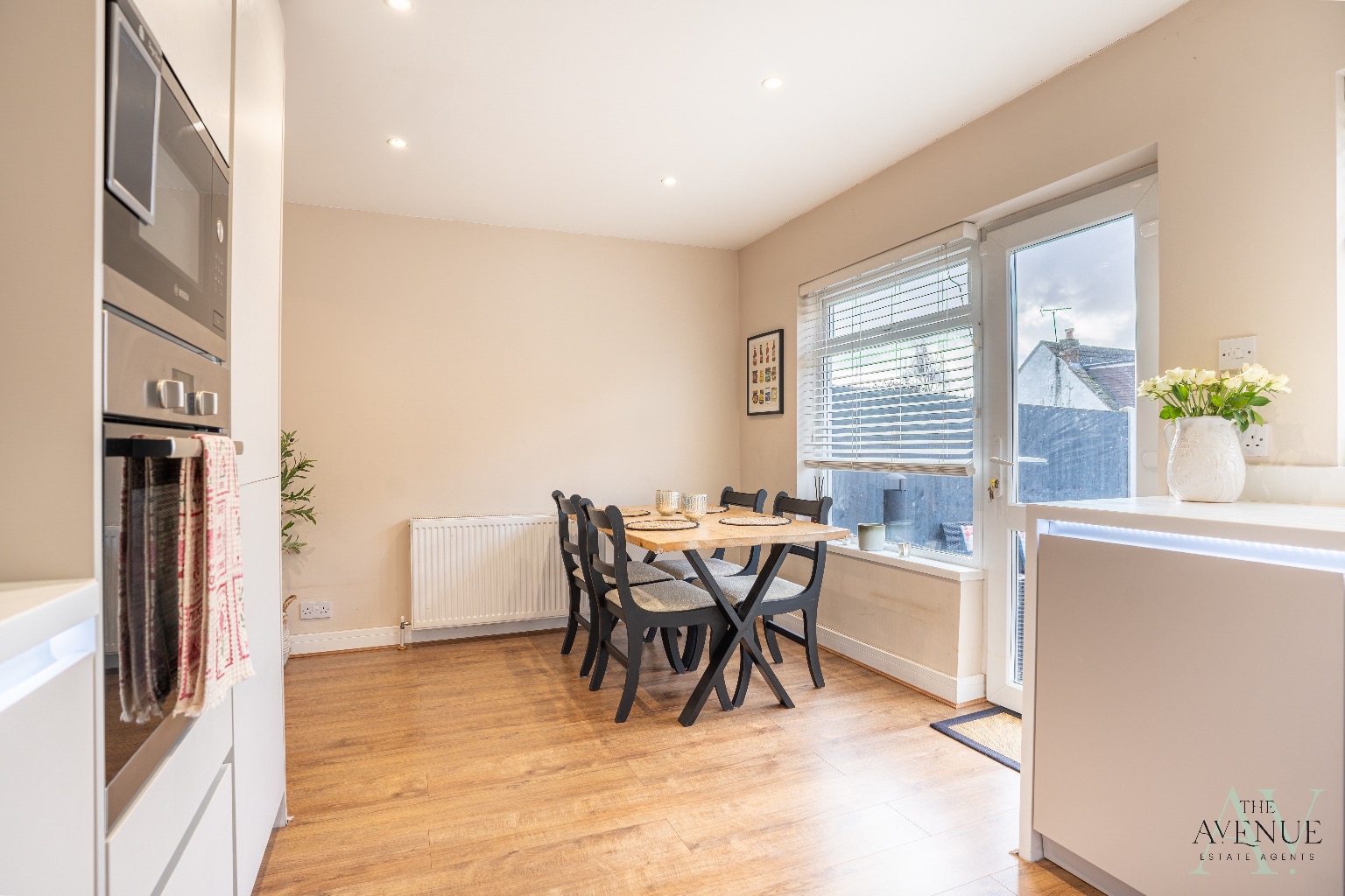 3 bed terraced house for sale in Larkswood Road, Corringham  - Property Image 6