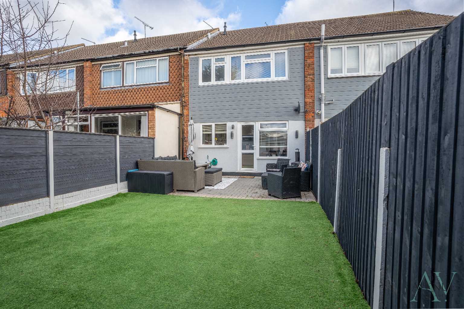 3 bed terraced house for sale in Larkswood Road, Corringham 15