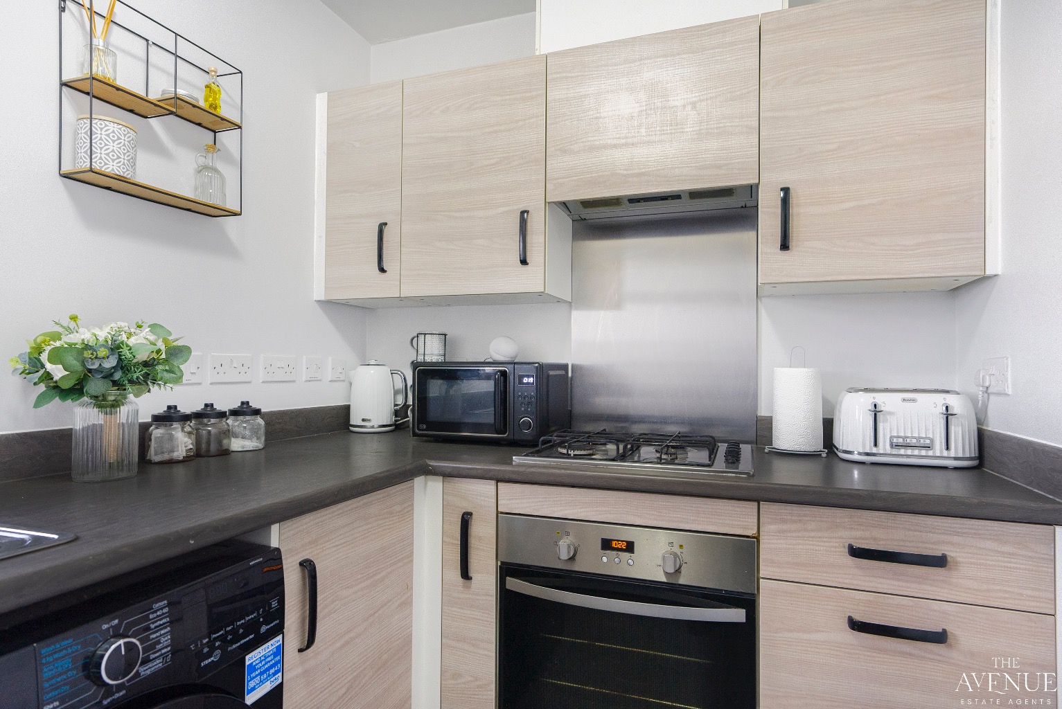 2 bed flat for sale in The Chase, Grays 3