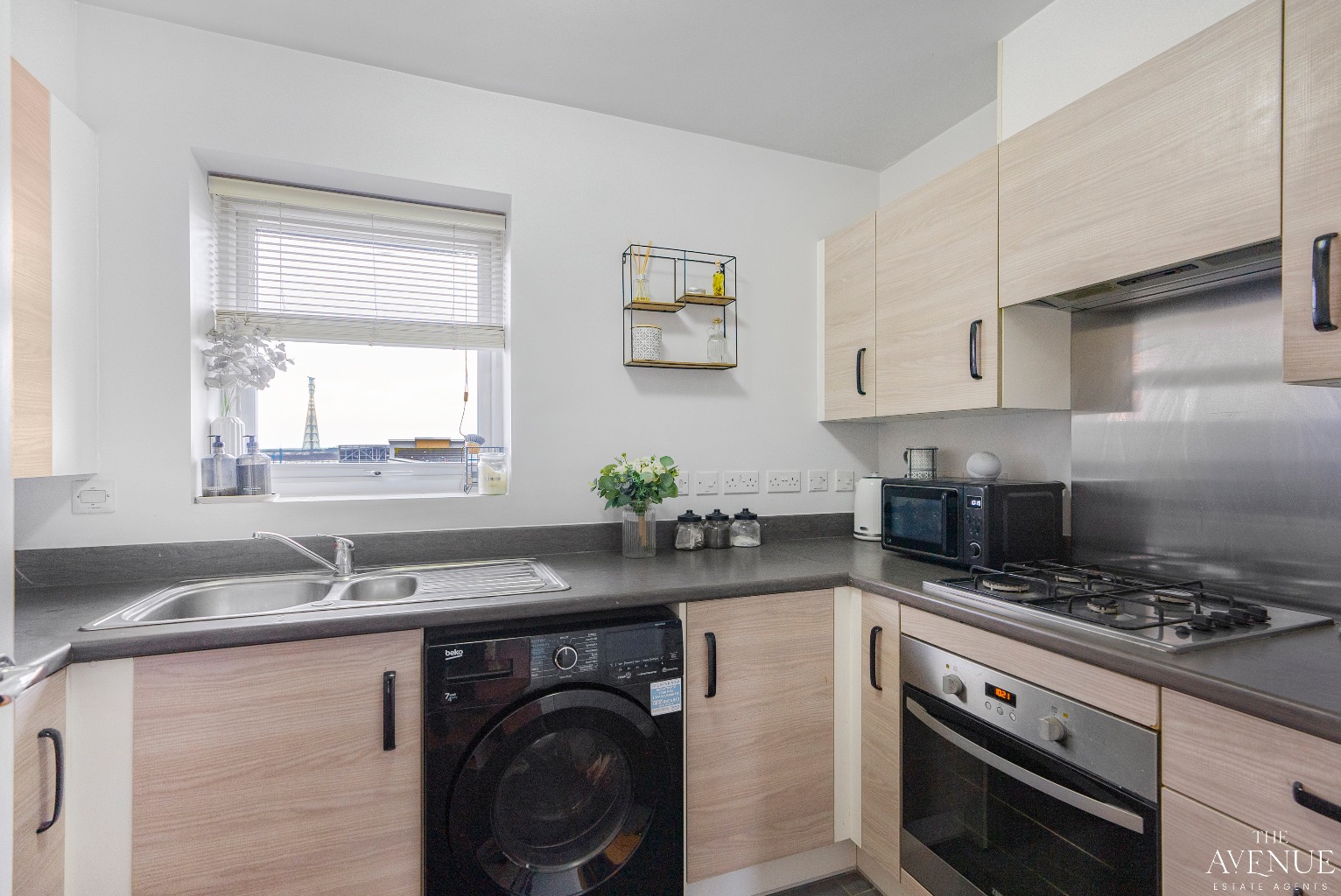 2 bed flat for sale in The Chase, Grays 2